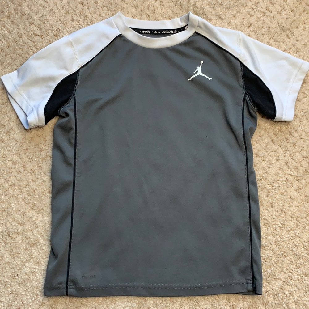 Boys Jordan Training T-Shirt | Youth Medium (10-12)